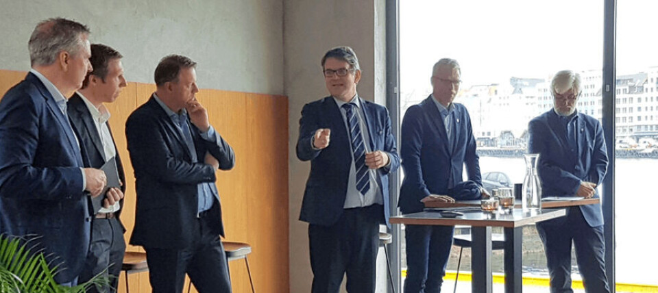 FROKOSTMØTE: Fra v. Espen Børhaug (Bergen Næringsråd), Kasper Løberg Tangen (Deloitte), Björgólfur Hávarðsson (NCE Seafood Innovation Cluster), Tom Christer Nilsen (stortingsrepresentant, Høyre), Geir Lasse Taranger (Havforskningsinstituttet) og Jens Christian Holm (Fiskeridirektoratet). Foto: Bergen Næringsråd.