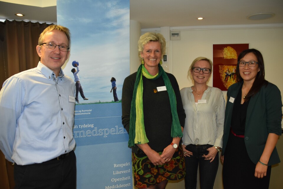 Bengt Endreseth, leiar for Energiregion Møre Møre og Romsdal fylekskommune, Annelise Chapman, forskar ved Møreforsking, Jorunn Skjermo, seniorforskar Sintef og Rebekka Varne, rådgivar akvakultur fylkeskommunen frå Dialogseminaret om taredyrking. Foto: Møre og Romsdal fylkeskommune. Bengt Endreseth, leiar for Energiregion Møre Møre og Romsdal fylekskommune, Annelise Chapman, forskar ved Møreforsking, Jorunn Skjermo, seniorforskar Sintef og Rebekka Varne, rådgivar akvakultur fylkeskommunen frå Dialogseminaret om taredyrking. Foto: Møre og Romsdal fylkeskommune.