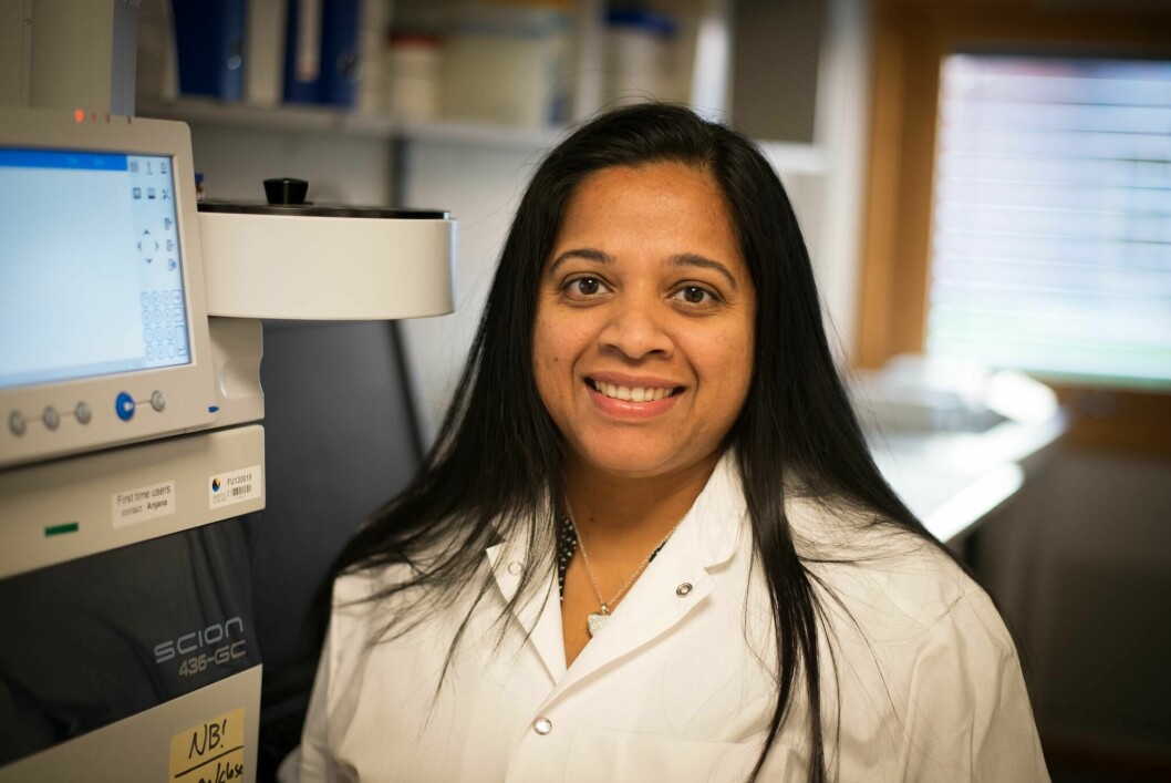 Ph.d.-kandidat Florence Chandima Perera Willora Arachchilage vil finne mer ut av alternative fôringredienser for rognkjeks. Foto: Nord Universitet