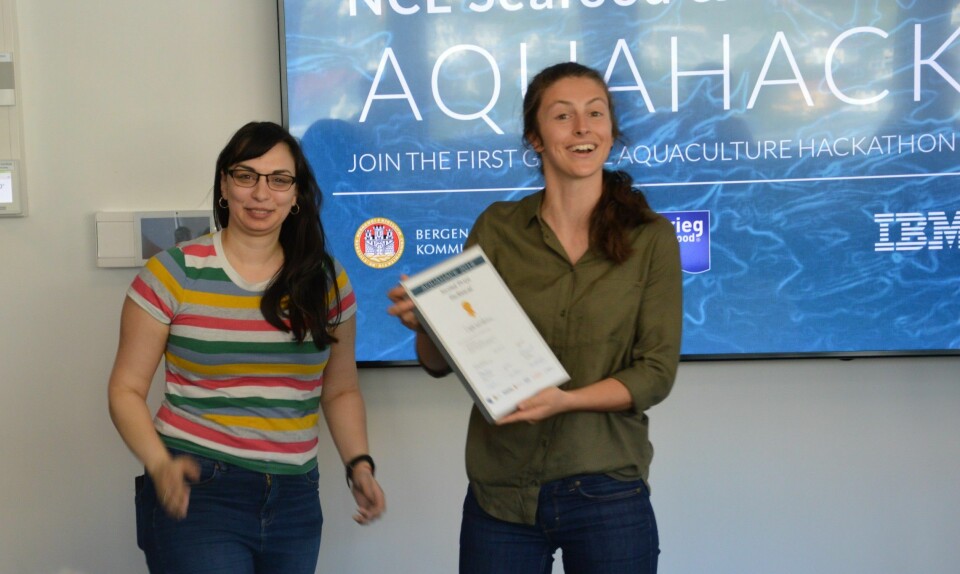 Erica McConell og Natalie Brennan fra UiB  vant førsteplassen i konseptkategorien for løsningen Digital Gut interface, og tok andreplass i teknologikategorien for samme konsept. Foto: Ole Andreas Drønen.