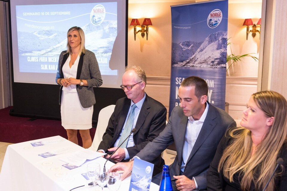 Osmundvåg holder foredrag til spanske aktører om norsk fisk og utviklingen av det spanske markedet. Foto: Norges Sjømatråd