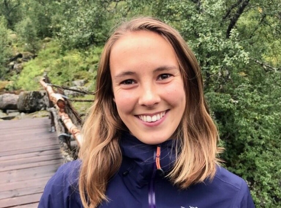 Fersk Master i fiskehelse ved Universitetet i Bergen, Kristense Solheim, skrev oppgave knyttet til et Cermaq-prosjekt. Foto: Cermaq