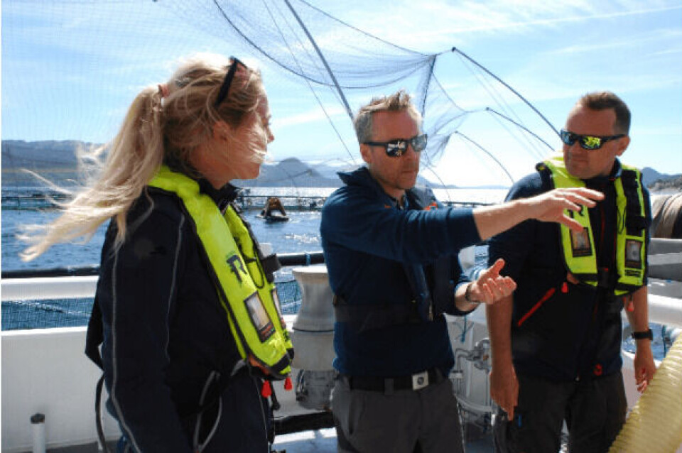 Lisa Marie Leknes (PHARMAQ AS), Tore Laastad (Steinsvik) og Alf Dalum (PHARMAQ Analytiq). Foto: PHARMAQ Analytiq.