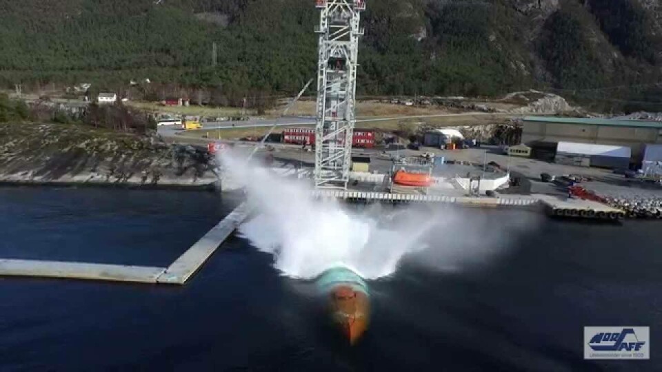 Fritt-fall livbåt, Norsafe academy. Foto: Norsafe/Youtube.