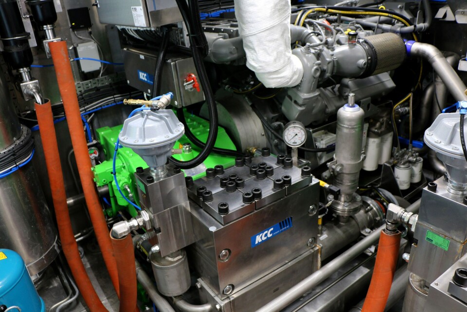 AKVA FNC8 blir levert med høytrykkspumpesystem fra KAMAT som sikrer riktig trykk og vannstrøm.