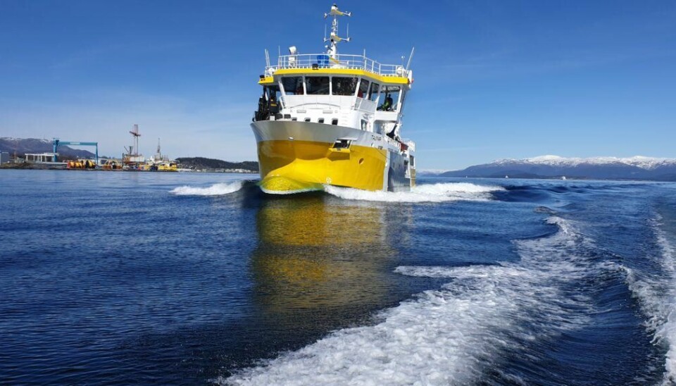 Prosessbåten «Taumar» ute på oppdrag. Foto: Napier AS.