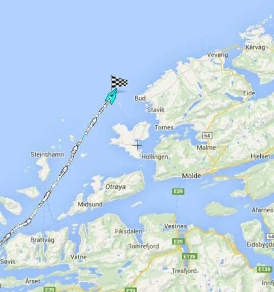 Vikingen er nå på vei langs norskekysten til Kvarøy Fiskeoppdrett. Illustrasjon: Marine Constructions.