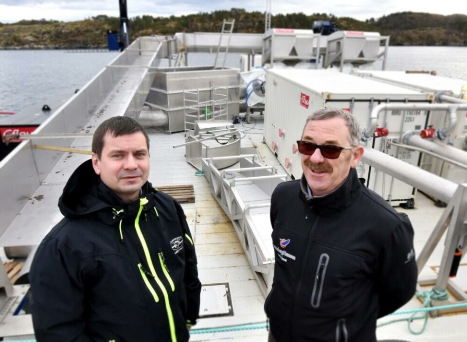 Både daglig leder Roy Emilsen (til venstre) i Emilsen Fisk og styreleder Finn W. Sinkaberg (til høyre) i SBH Emilsen Akvamiljø verdsetter samarbeidet med Sølvtrans som også rettes inn mot rekruttering og utdanning av sjøfolk.