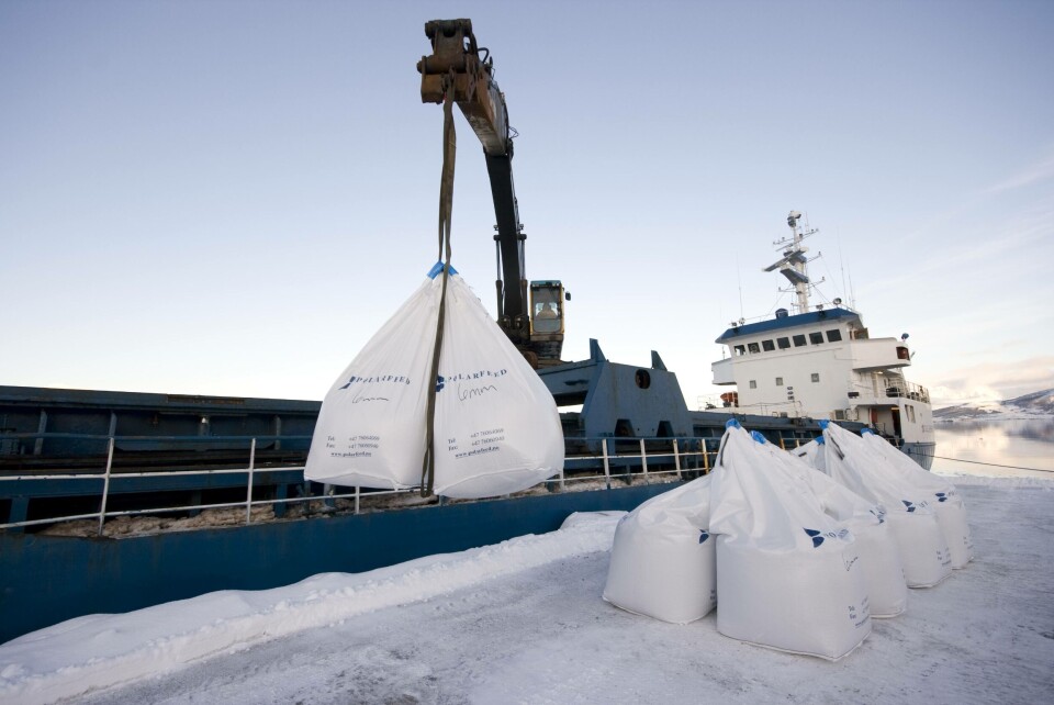 Leveranse av fôr. Foto: Polarfeed.