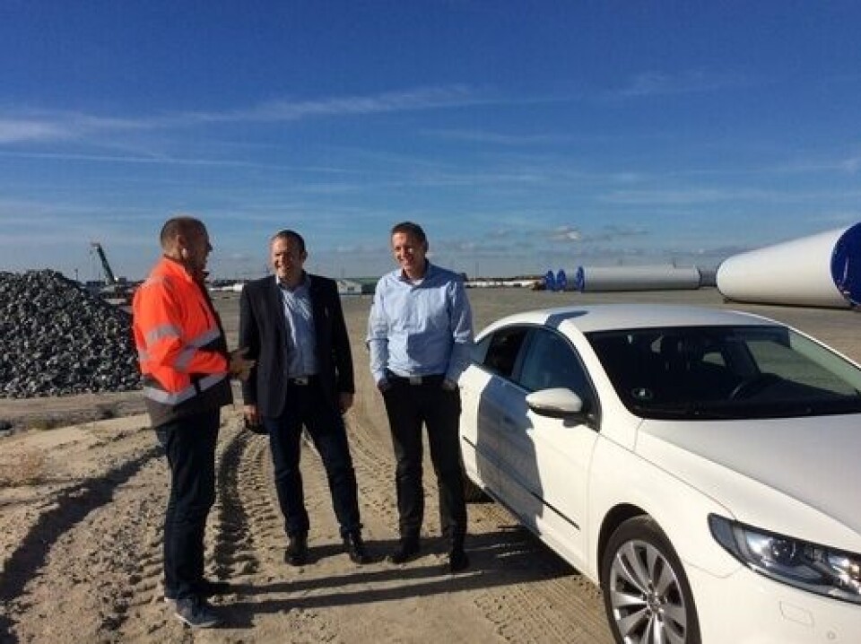 Søren Vlemmesen, salgs- og marketingsjef i Esbjerg havn, Paul Ingvar Dekkerhus, havnedirektør i Nord-Trøndelag Havn Rørvik IKS og Carsten Steffensen, managing director reefer logistics i Blue Water Shipping deler ambisjonen om å etablere en egen rute for sjømat fra Norge til kontinentet. Foto: Nord-Trøndelag Havn Rørvik IKS.