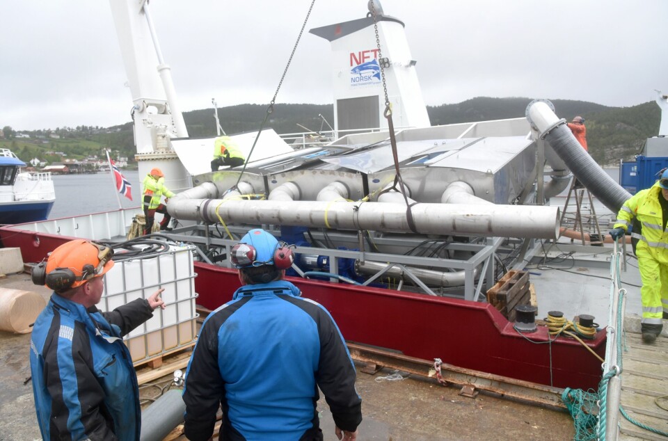 Gjennom å ha behandlet 130.000 tonn, cirka 50 millioner laks, har Norsk Fisketransport opparbeidet stor kunnskap rundt mekanisk avlusing med SkaMik. Tidligere i år ble det installert en dobbel maskin om bord på «Viktoria Lady». (Foto: Tom Lysø).