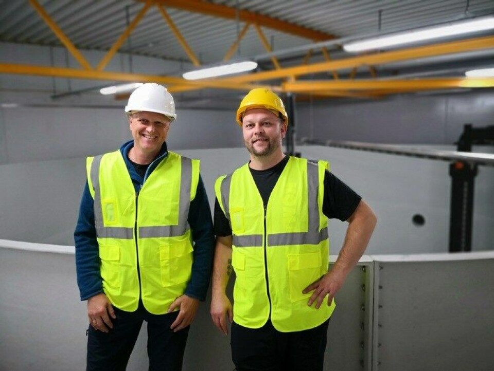 Frode Sætre (t.v.) er nyansatt driftsleiar, her saman med avdelingsleiar, Jan Erik Wolle. Begge ser fram til å ta den nye avdelingen i bruk. Foto: Artec Aqua. Frode Sætre (t.v.) er nyansatt driftsleiar, her saman med avdelingsleiar, Jan Erik Wolle. Begge ser fram til å ta den nye avdelingen i bruk. Foto: Artec Aqua.